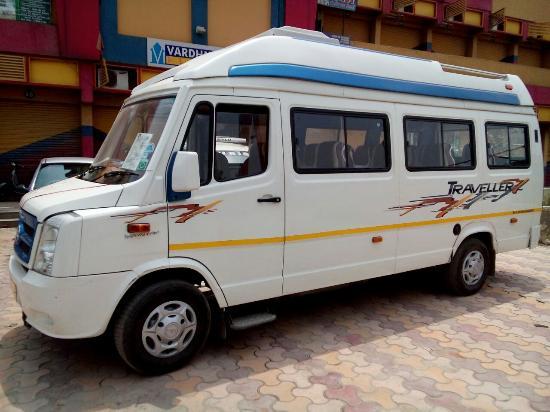 Tempo Traveller - 17 Seater